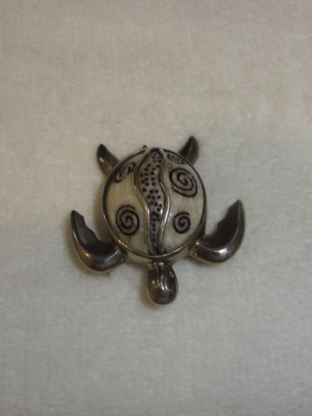 Zealandia Designs Sterling Silver w/Fossilized Ivory Sea Turtle Pin/Pendan SMALL